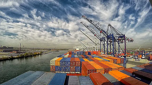 Brasil ultrapassa US$ 300 bi em exportação pelo segundo ano consecutivo