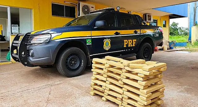PRF apreende na BR-262, 57,7 quilos de maconha a caminho de SP