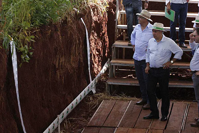 Reinaldo Azambuja defende fim da burocracia que impede desenvolvimento do setor produtivo