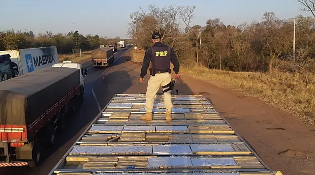 PRF apreende carga de maconha avaliada em mais de R$ 1 milhão em Água Clara