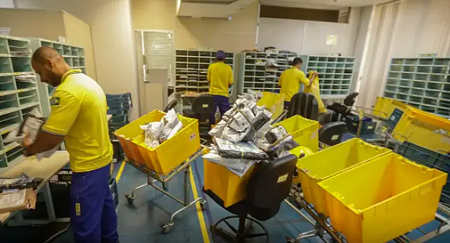 Correios aprovam demissão voluntária e fechamento de agências