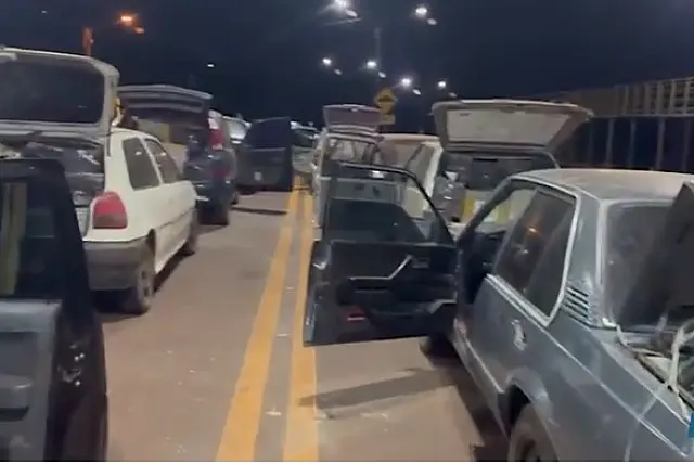 Doze carros com produtos contrabandeados são interceptados pela PRF