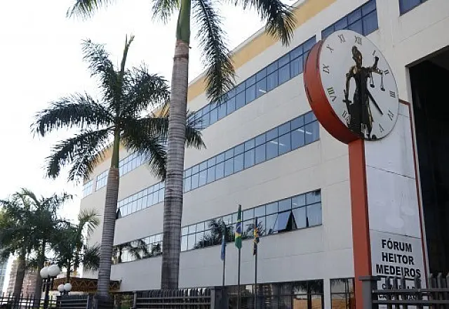 Cliente será indenizada em R$ 5 mil por receber cartão que não pediu