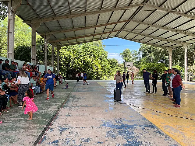 Escola Rural de Corumbá recebe ônibus com atendimento jurídico