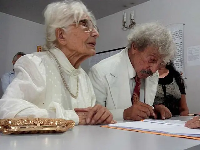 ?Mais que sim?, diz idosa de 90 anos após sete décadas de ?noivado?