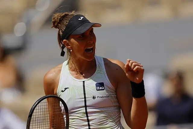 Bia Haddad enfrenta Swiatek, campeã em Roland Garros nesta quinta-feira