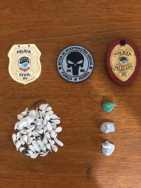 Polícia fecha boca de fumo e prende traficante de 18 anos em Anastácio