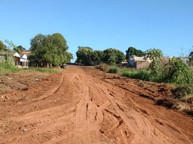 Gerência de Obras de Aquidauana executa patrolamento no Bairro Cidade Nova