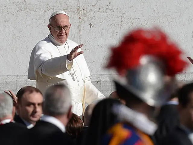 Em missa inaugural, papa Francisco pede proteção aos pobres e ao meio ambiente