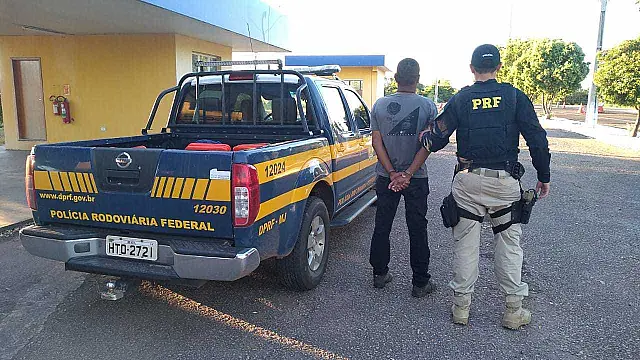 Suspeito de latrocínio e tortura é preso pela PRF na BR-262, em Miranda