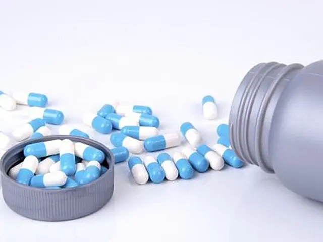 Alta dose de antidepressivo aumenta risco de suicídio, diz estudo