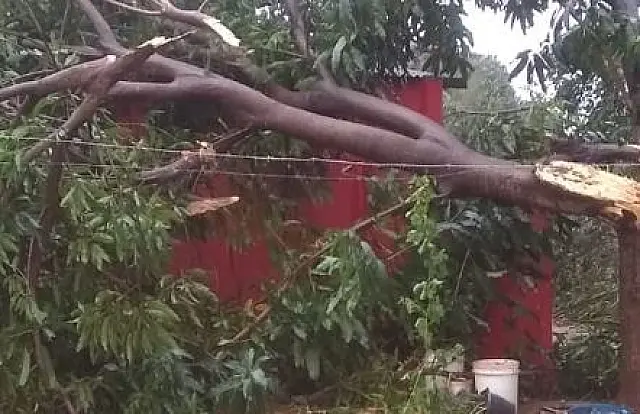 Aquidauana amanhece em meio à destruição causada pelo temporal