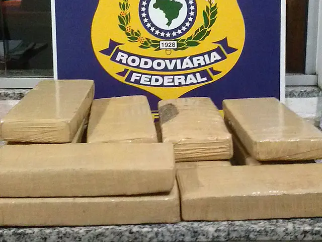 Mulher é presa com 14 quilos de maconha na BR-163