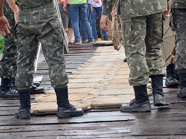 Urgente: Exército prepara instalação de 'reforçador de solo' na Ponte Velha