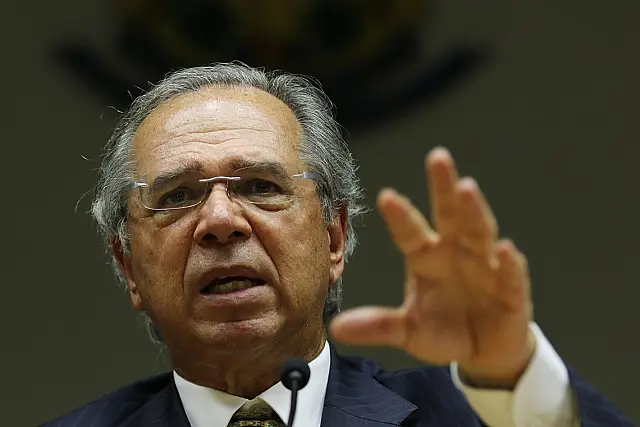 Guedes: alta da inflação fará salário mínimo ficar acima de R$ 1.031
