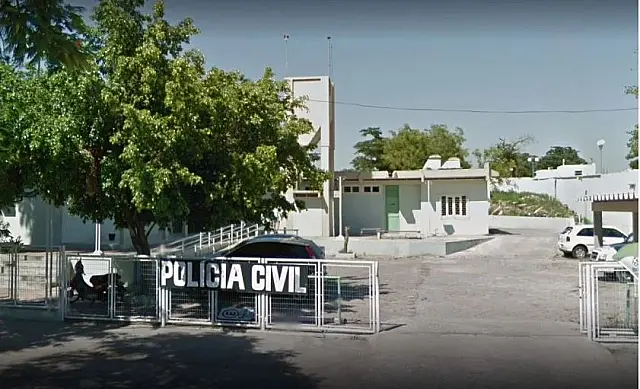 Mulher tem casa destelhada durante furto