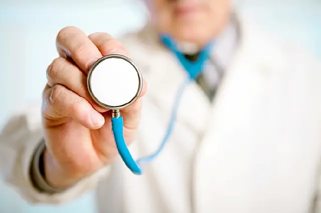 Projeto fixa reajuste para profissionais de saúde