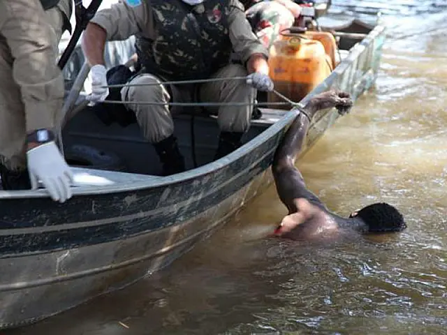 Corpo de homem é encontrado boiando no rio Taquari