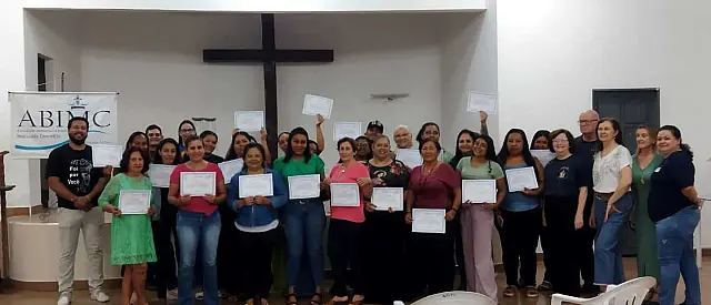 Associação Redentorista forma 30 cuidadores de idosos em Aquidauana