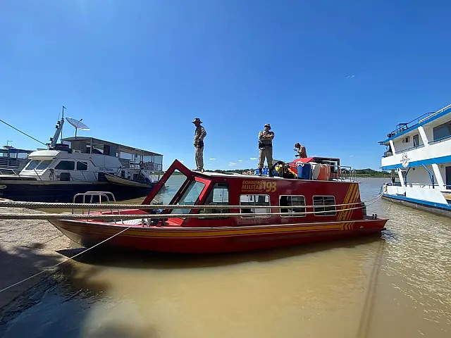 Bombeiros combatem foco de incêndio na reserva indígena Guató