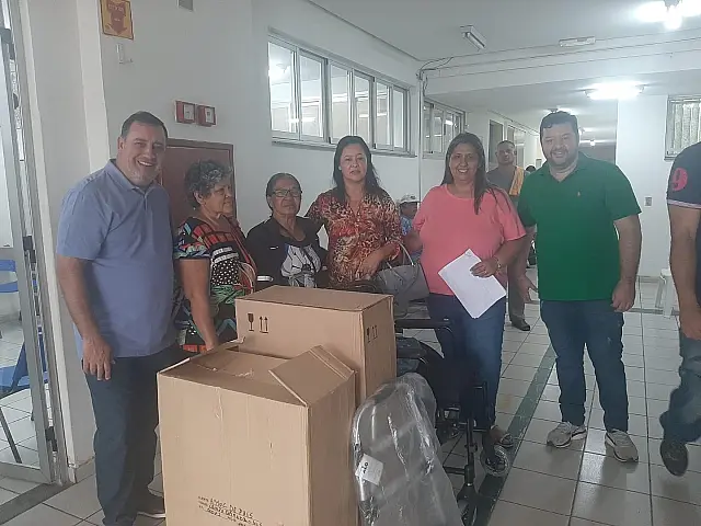 Prefeitura entrega mais de 50 equipamentos de locomoção em Aquidauana