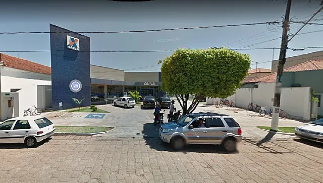 Mulher é presa em agência bancária ao tentar se passar por idosa de 81 anos