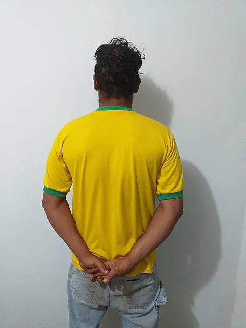 Homem embriagado é preso após dirigir descontroladamente em estrada vicinal