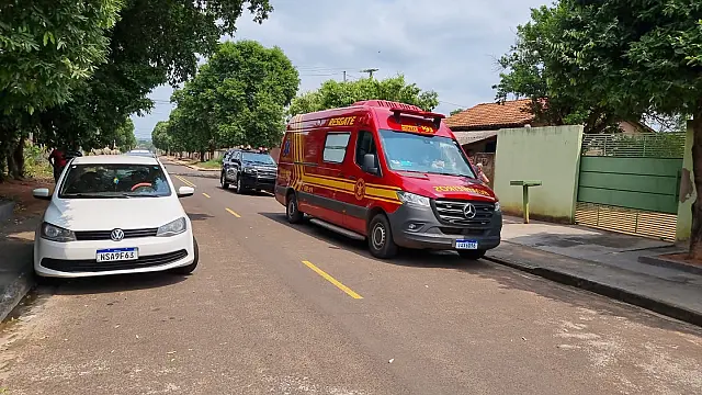 Idoso morre enquanto podava árvore no quintal de casa, em Aquidauana
