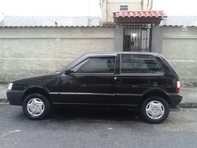 Ladrões furtam Uno abastecido só com R$ 10 e abandonam veículo em Anastácio