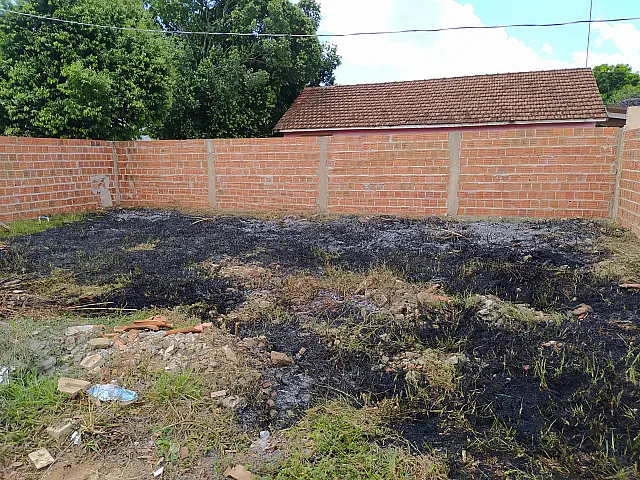 Homem é multado por botar fogo em lixo em terreno no bairro Alto