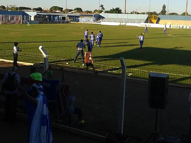 Em estreia com vitória, Azulão conta com apoio da torcida