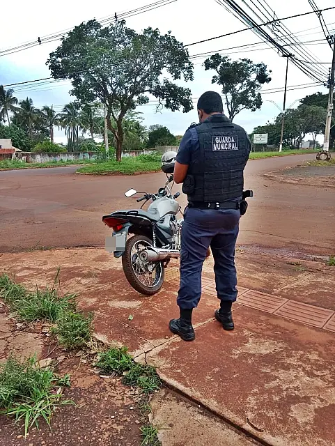 Guardas apreendem moto com R$ 400 mil em multas em MS