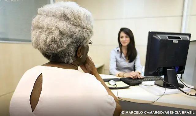 Caderneta da Pessoa Idosa ganha foco em saúde mental e prevenção à violência