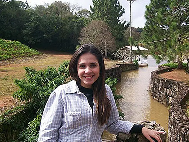 Estudante de Medicina morre ao cair em abismo