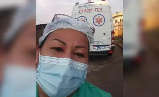 Acidente entre ambulância e caminhão mata enfermeira