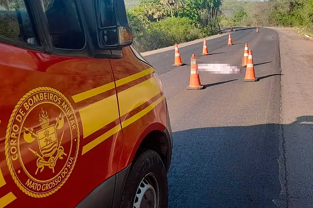 Homem morre após ser atropelado por caminhonete na BR-262