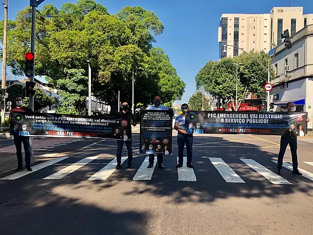 Servidores se manifestam contra PEC que pode precarizar o funcionalismo público