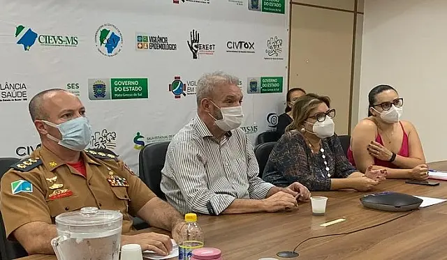 Governo alinha com municípios estratégia para vacinação de alunos