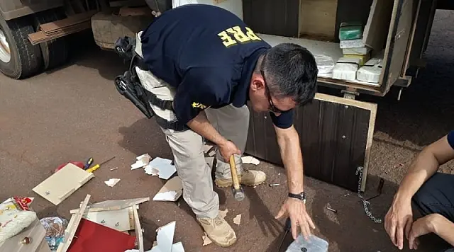 220 kg de cocaína são descobertos pela PRF em carreta