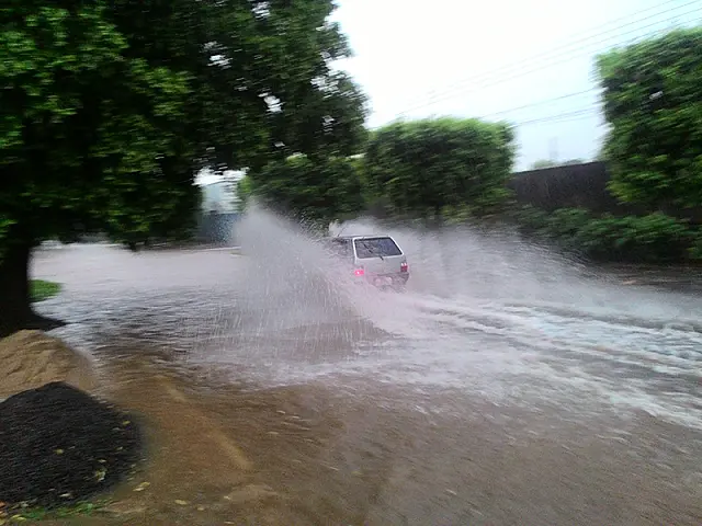 Chuva de Finados vem com força e causa transtorno aos moradores de Aquidauana