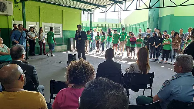 Colaboração de presidiários resultou em reforma de escola