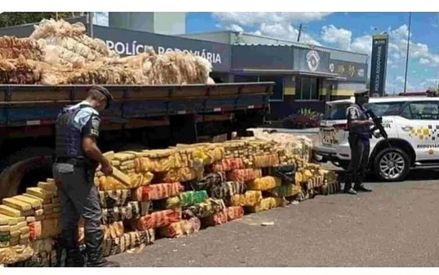 Carreta com placas de Dourados é apreendida em SP
