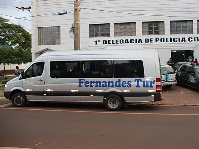 Micro-ônibus do Seduc de Anastácio é apedrejado após classificação em Nova Andradina