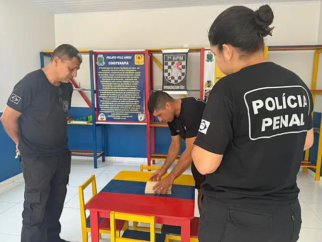 Móveis confeccionados em presídio de Aquidauana são doados a projeto infantil