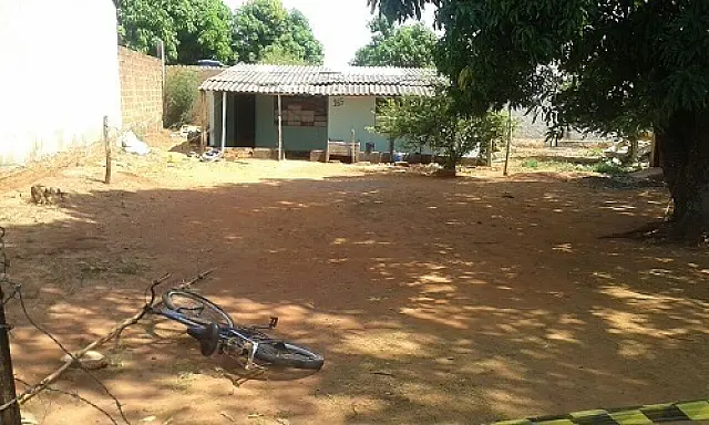 Atirador chama vítima onde amigos assistiam a filme e a executa
