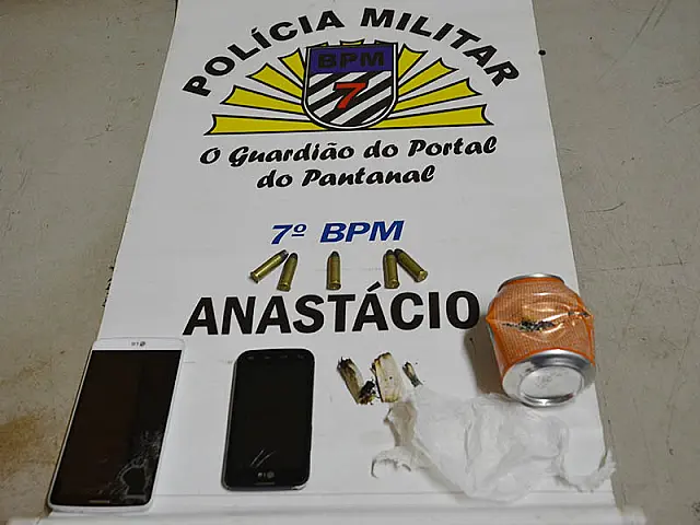 Ao cumprir mandado de prisão, PM de Anastácio apreende drogas e munições