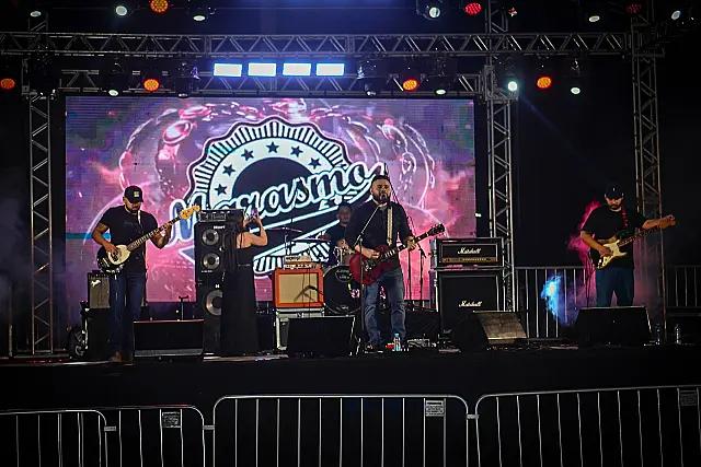 Rock nacional dominou segunda noite e diversão varou até a madrugada