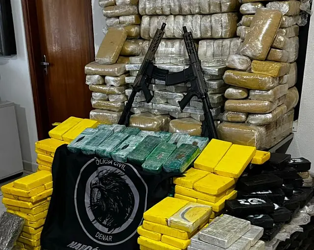 Polícia Civil apreende fuzis e carga milionária de drogas em Jaraguari