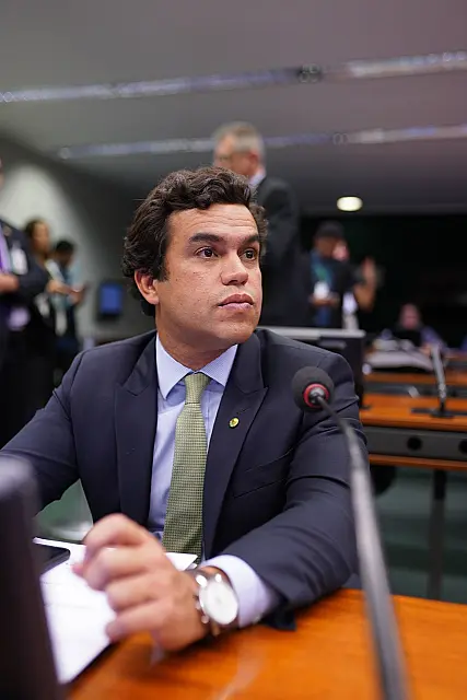 Beto Pereira requer presença de ministro de Minas e Energia para esclarecer taxação de energia solar