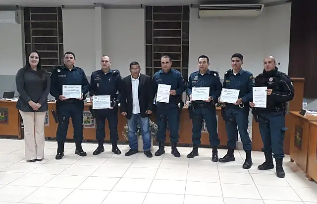PMs que auxiliaram em parto são homenageados na Câmara de Vereadores